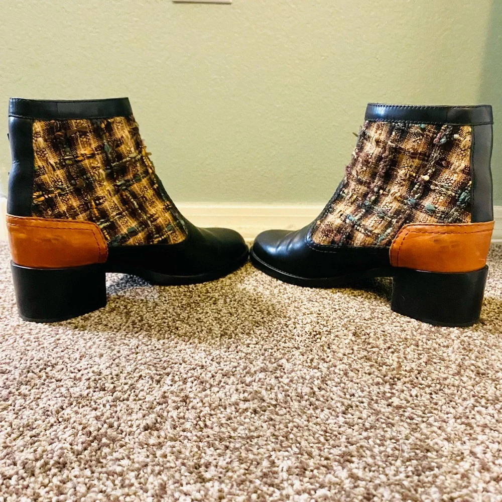 EUC CHANEL Black Lambskin & Tweet Short Ankle Boots